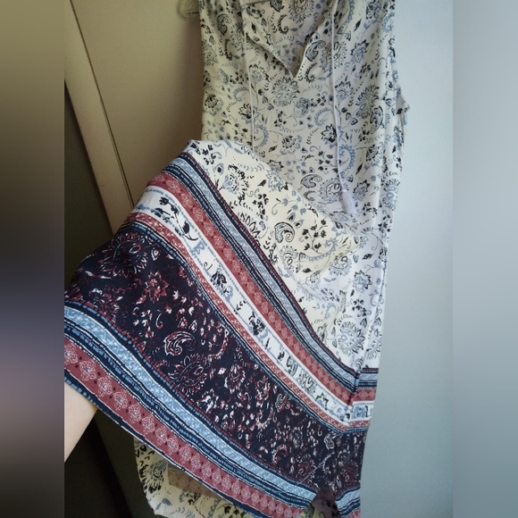 💚 NWOT paisley dress - Picture 3 of 10